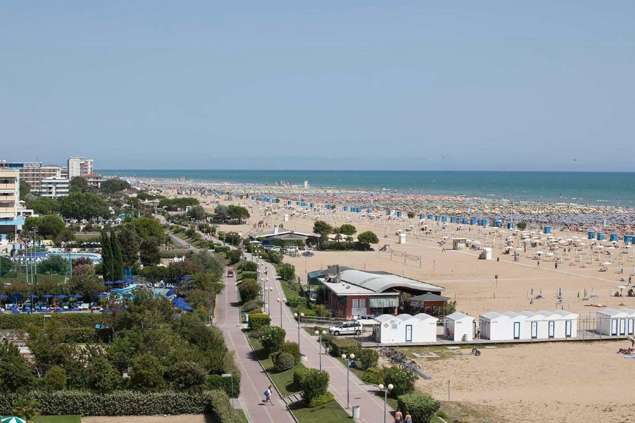 Isola Clara - Appartamenti Bibione Exteriör bild