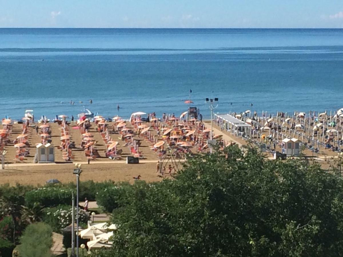 Isola Clara - Appartamenti Bibione Exteriör bild