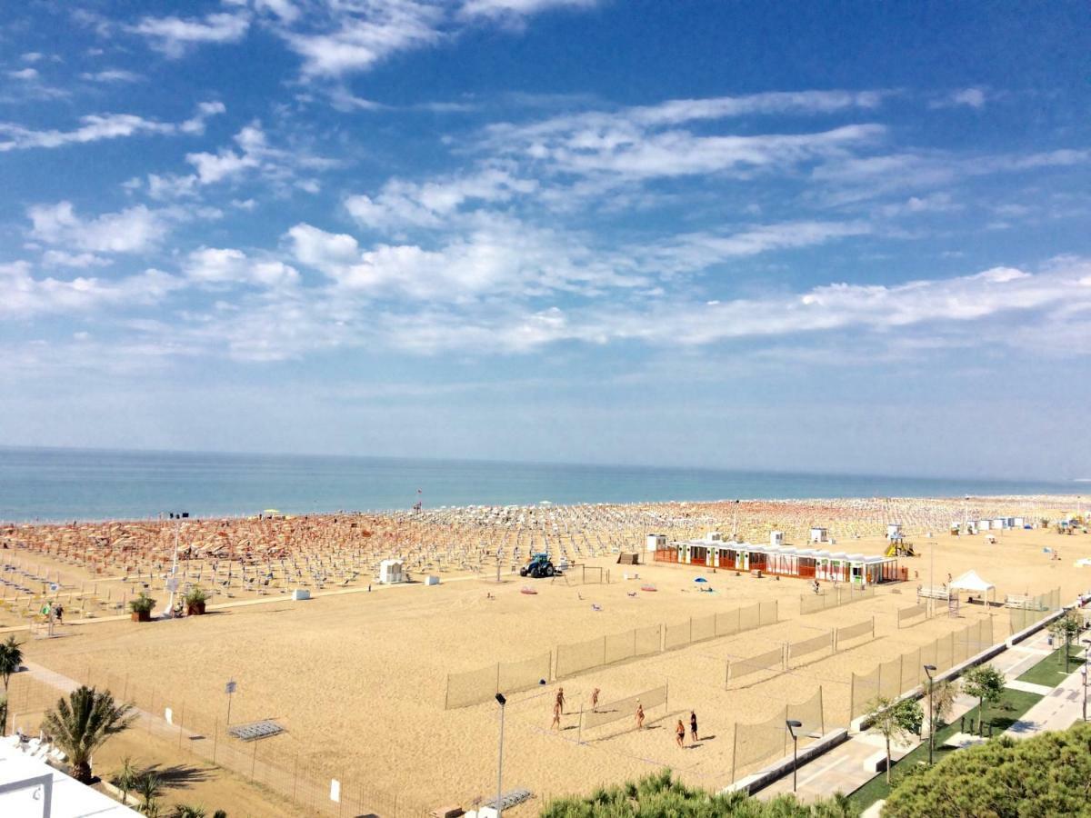 Isola Clara - Appartamenti Bibione Exteriör bild