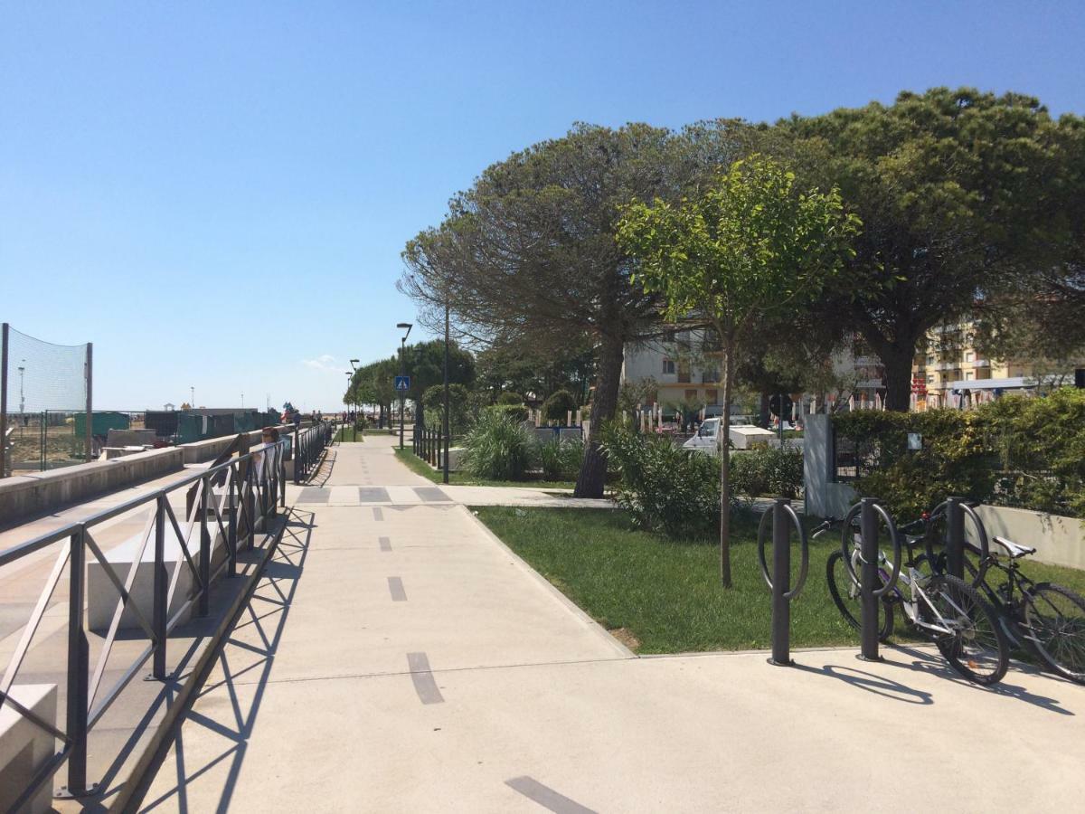 Isola Clara - Appartamenti Bibione Exteriör bild