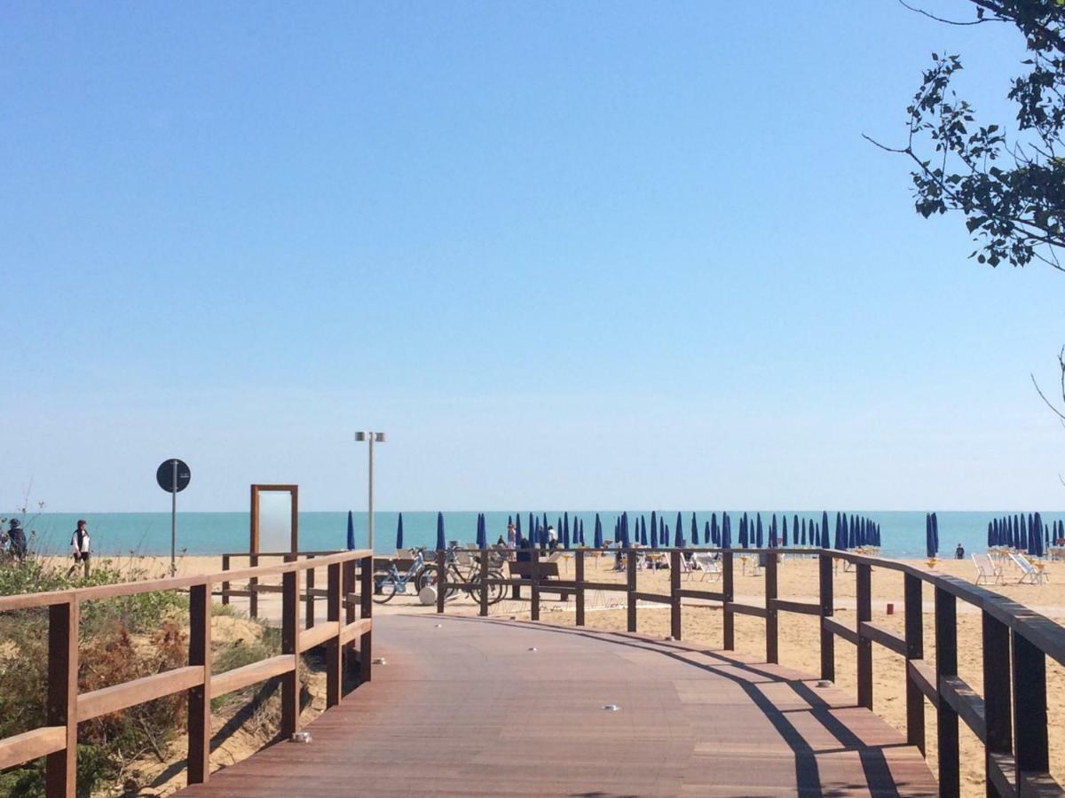 Isola Clara - Appartamenti Bibione Exteriör bild